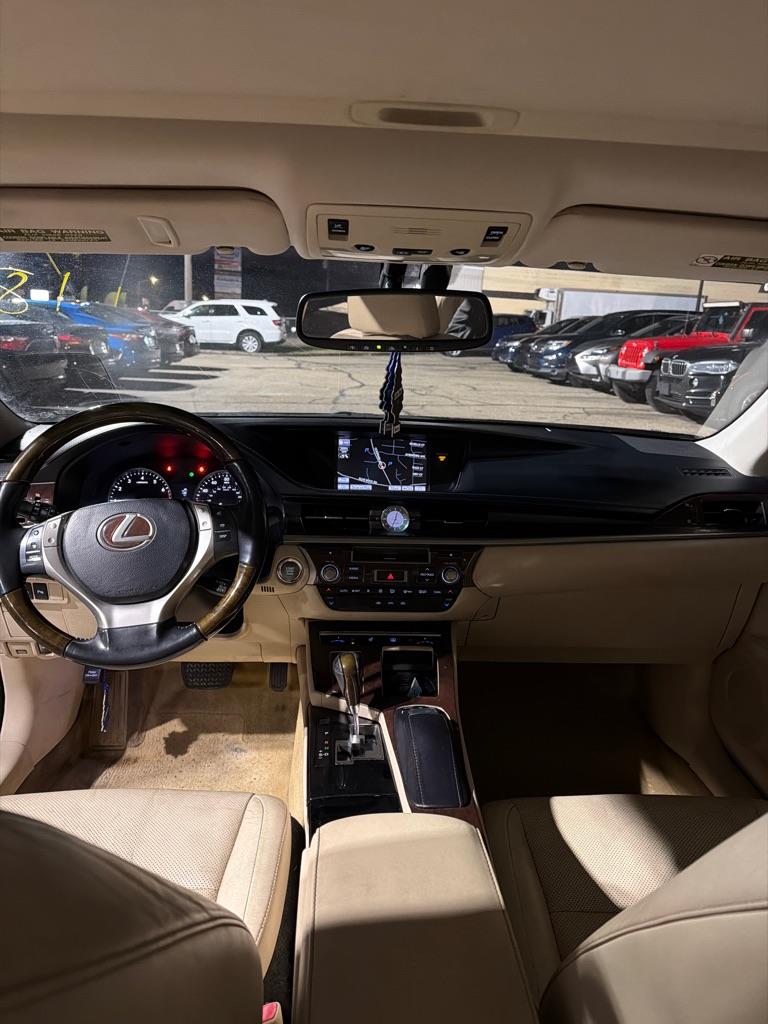 Lexus ES 350 Sedan 2013