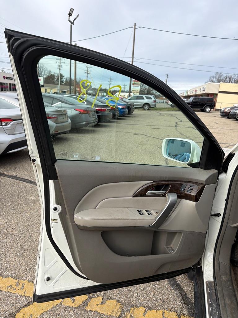 Acura MDX 6-Spd AT w/Tech Package 2011