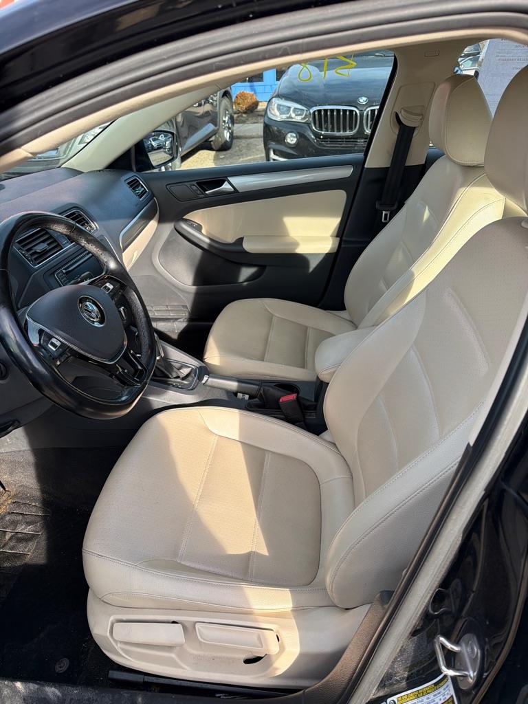 Volkswagen Jetta 1.4T SE 6A 2017