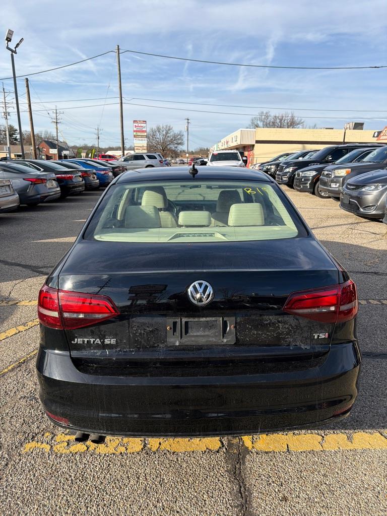 Volkswagen Jetta 1.4T SE 6A 2017