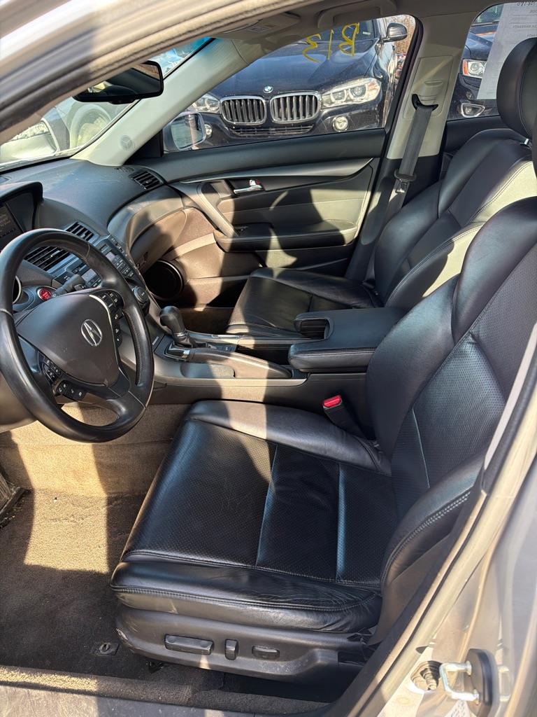 Acura TL 6-Speed AT with Tech Package and 18-In. WP 2013