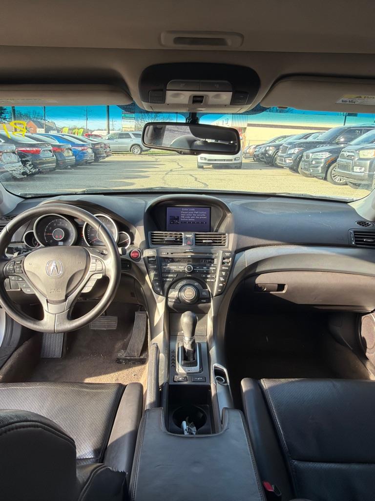 Acura TL 6-Speed AT with Tech Package and 18-In. WP 2013