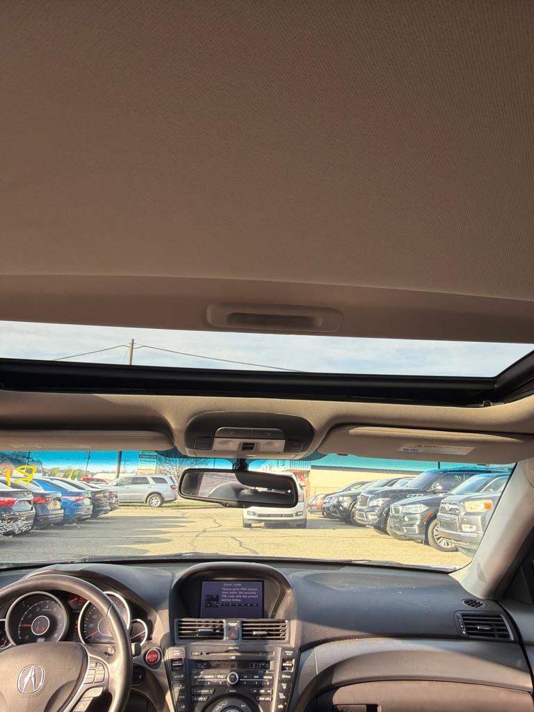 Acura TL 6-Speed AT with Tech Package and 18-In. WP 2013