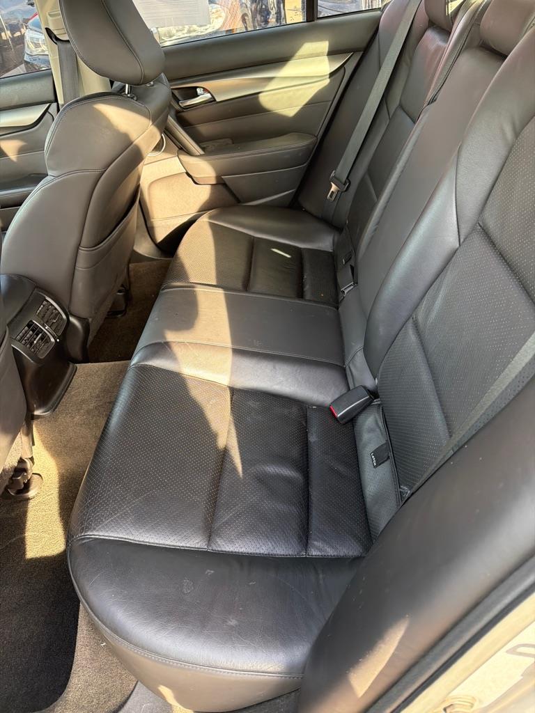 Acura TL 6-Speed AT with Tech Package and 18-In. WP 2013