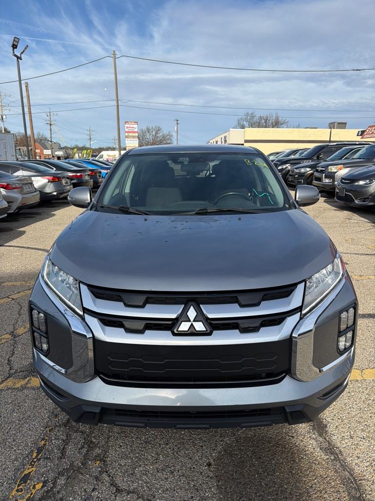 2021 Mitsubishi Outlander Sport SE's photo