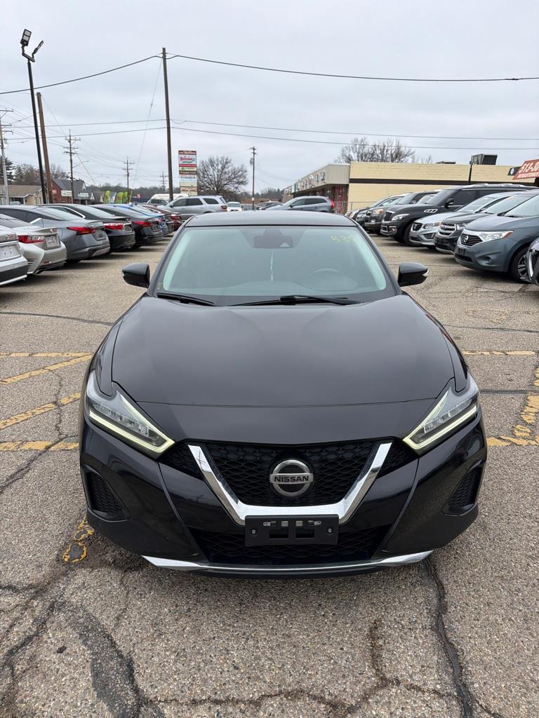 2022 Nissan Maxima SV's photo