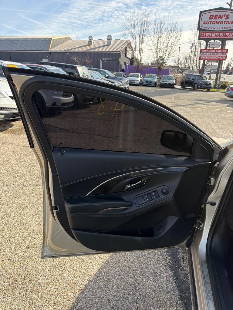 Buick LaCrosse Base 2015