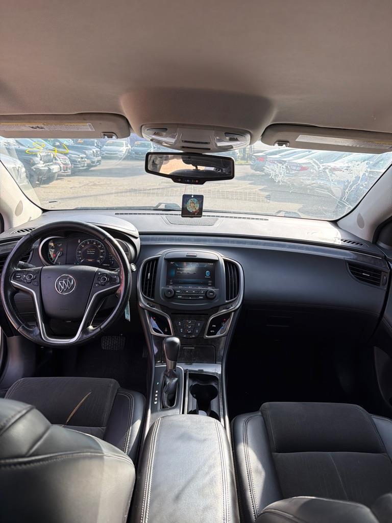 Buick LaCrosse Base 2015