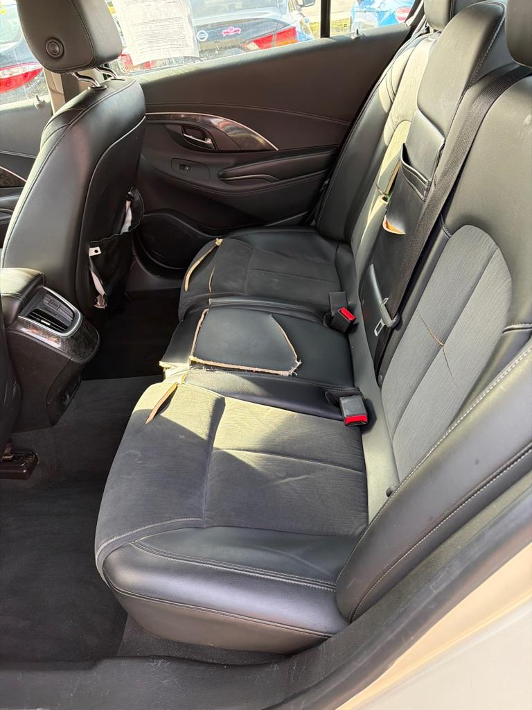 Buick LaCrosse Base 2015