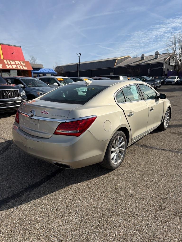Buick LaCrosse Base 2015