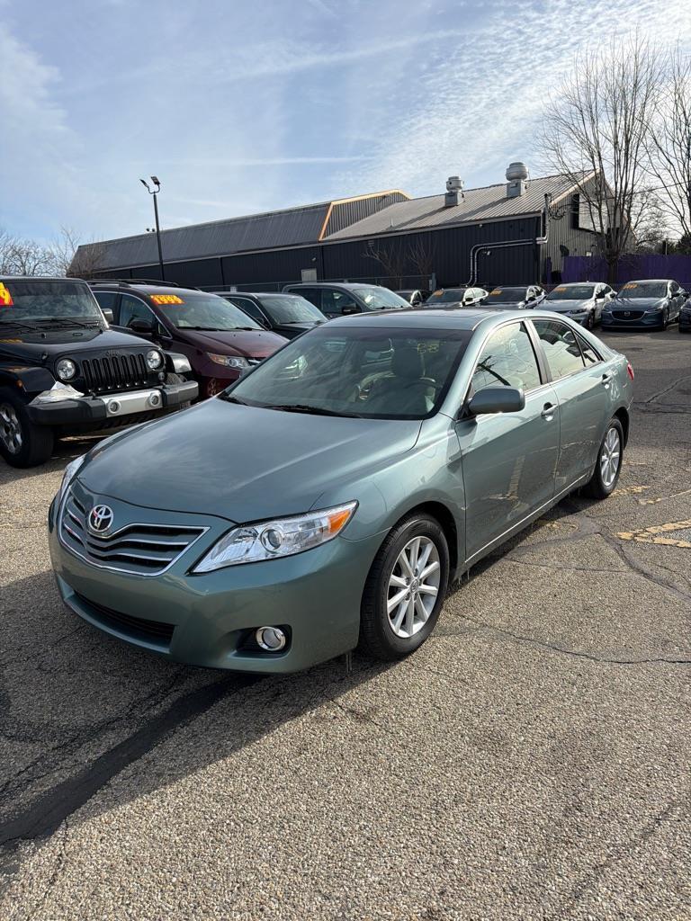 Toyota Camry Base 6-Spd AT 2011