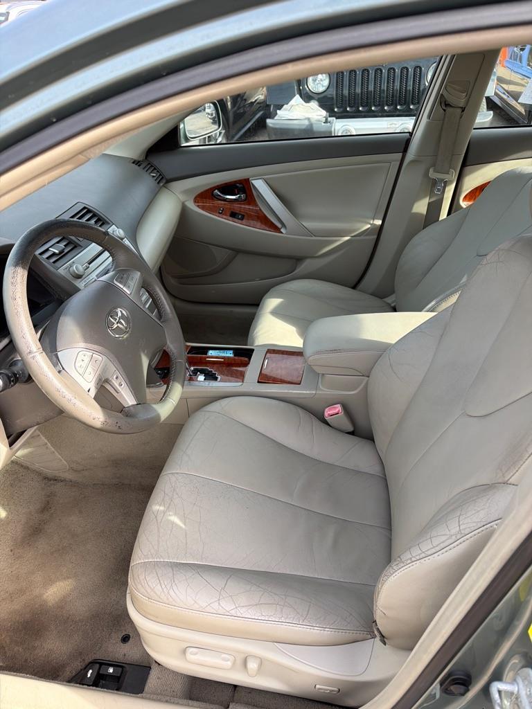 Toyota Camry Base 6-Spd AT 2011