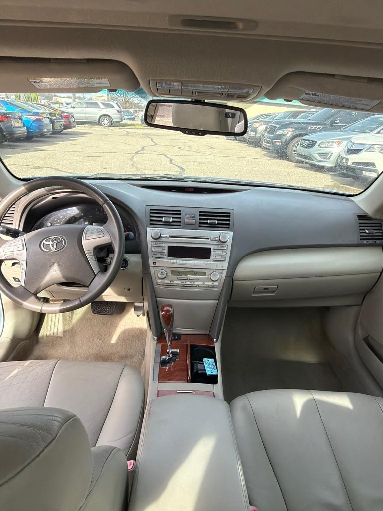 Toyota Camry Base 6-Spd AT 2011