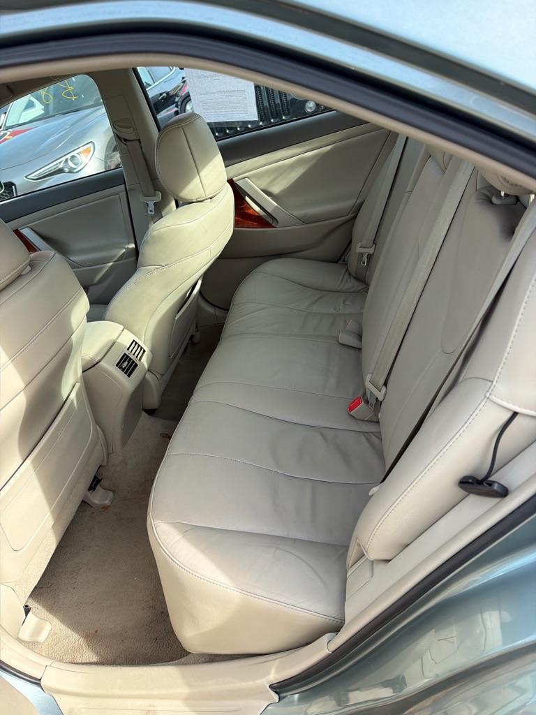 Toyota Camry Base 6-Spd AT 2011