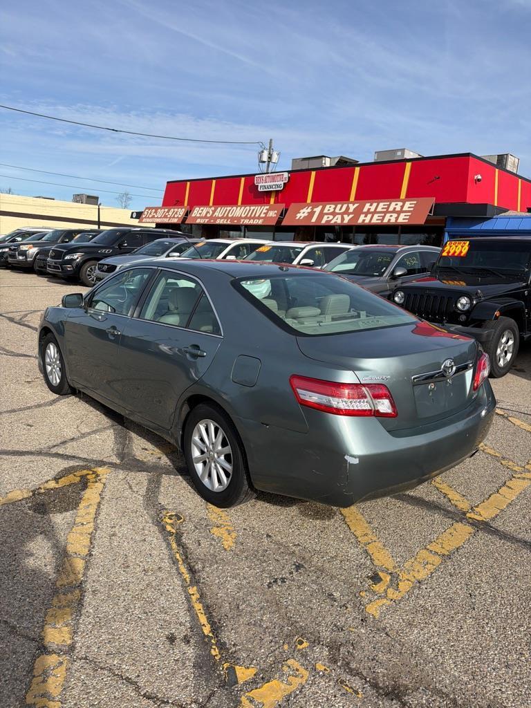 Toyota Camry Base 6-Spd AT 2011