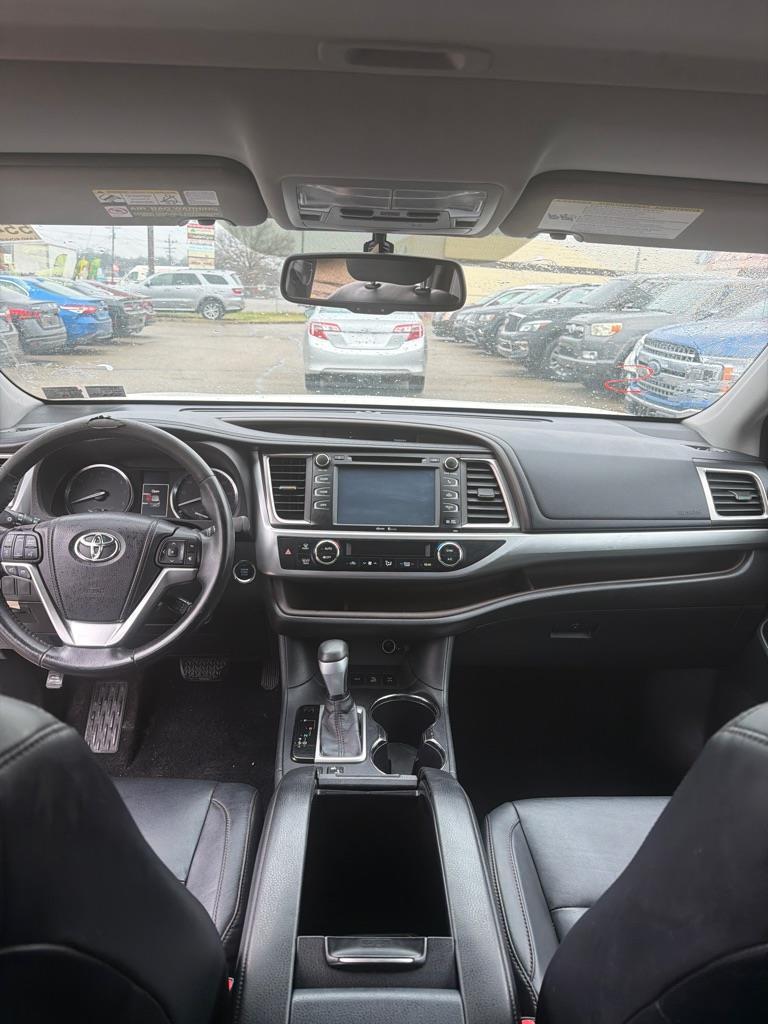 Toyota Highlander XLE AWD V6 2014