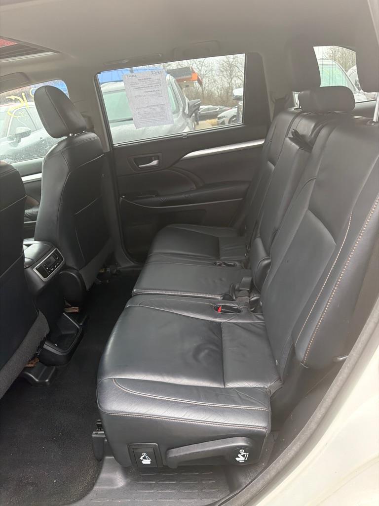 Toyota Highlander XLE AWD V6 2014