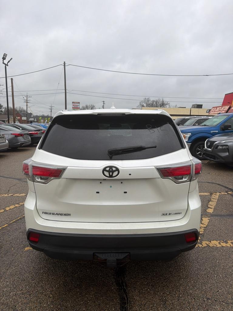 Toyota Highlander XLE AWD V6 2014