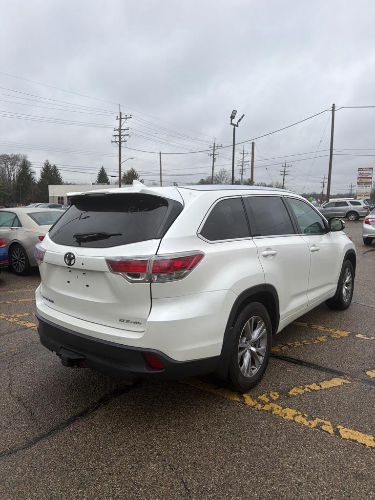 Toyota Highlander XLE AWD V6 2014