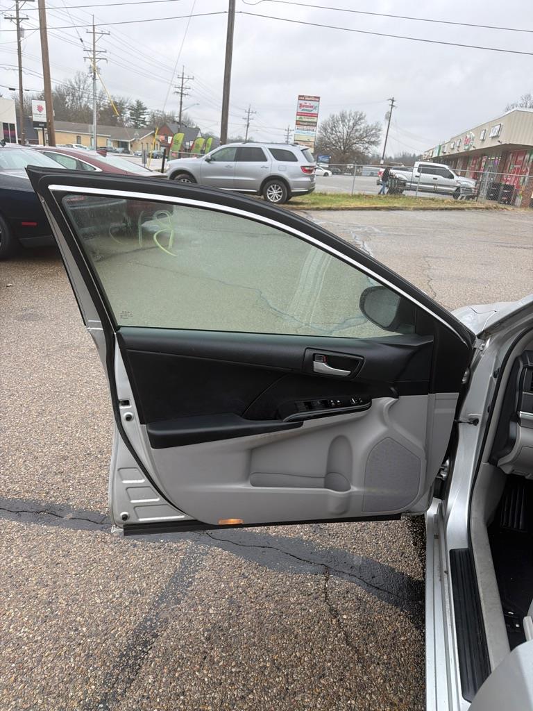 Toyota Camry SE 2012