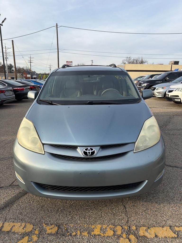 Toyota Sienna XLE 2006