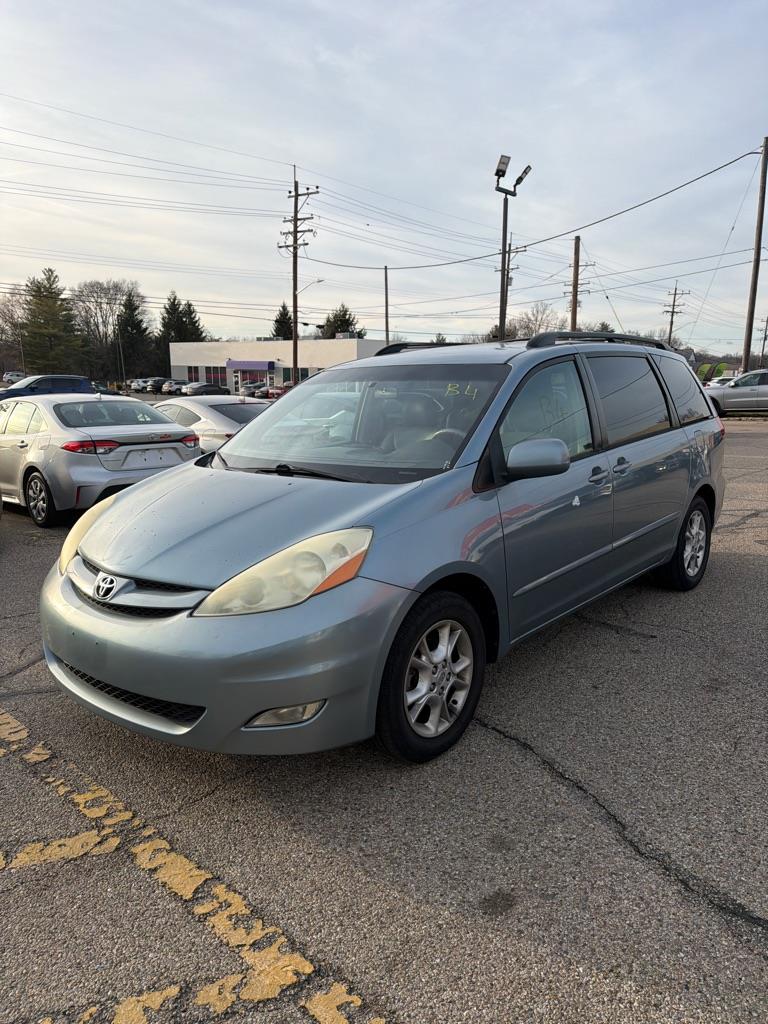 Toyota Sienna XLE 2006