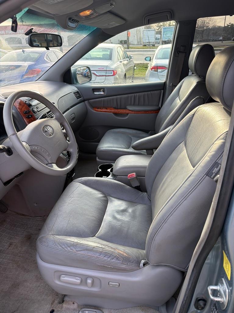 Toyota Sienna XLE 2006