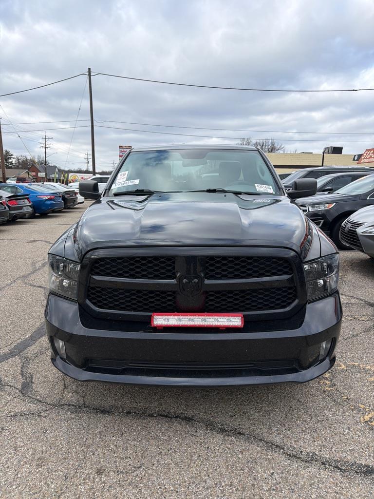 RAM 1500 Tradesman Quad Cab 4WD 2016