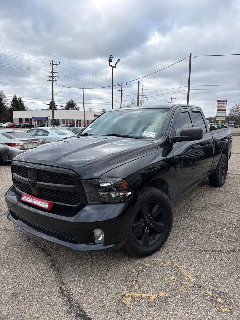 RAM 1500 Tradesman Quad Cab 4WD 2016