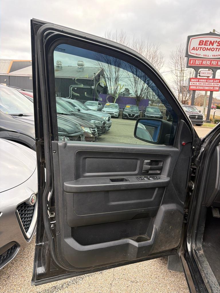 RAM 1500 Tradesman Quad Cab 4WD 2016