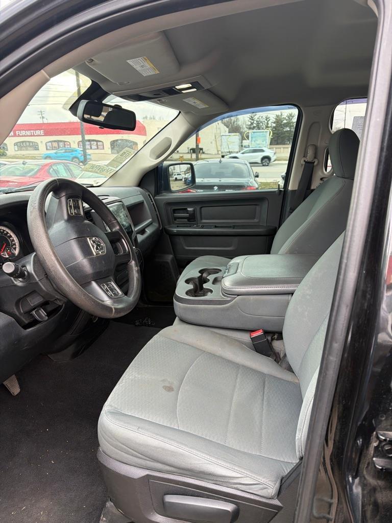 RAM 1500 Tradesman Quad Cab 4WD 2016