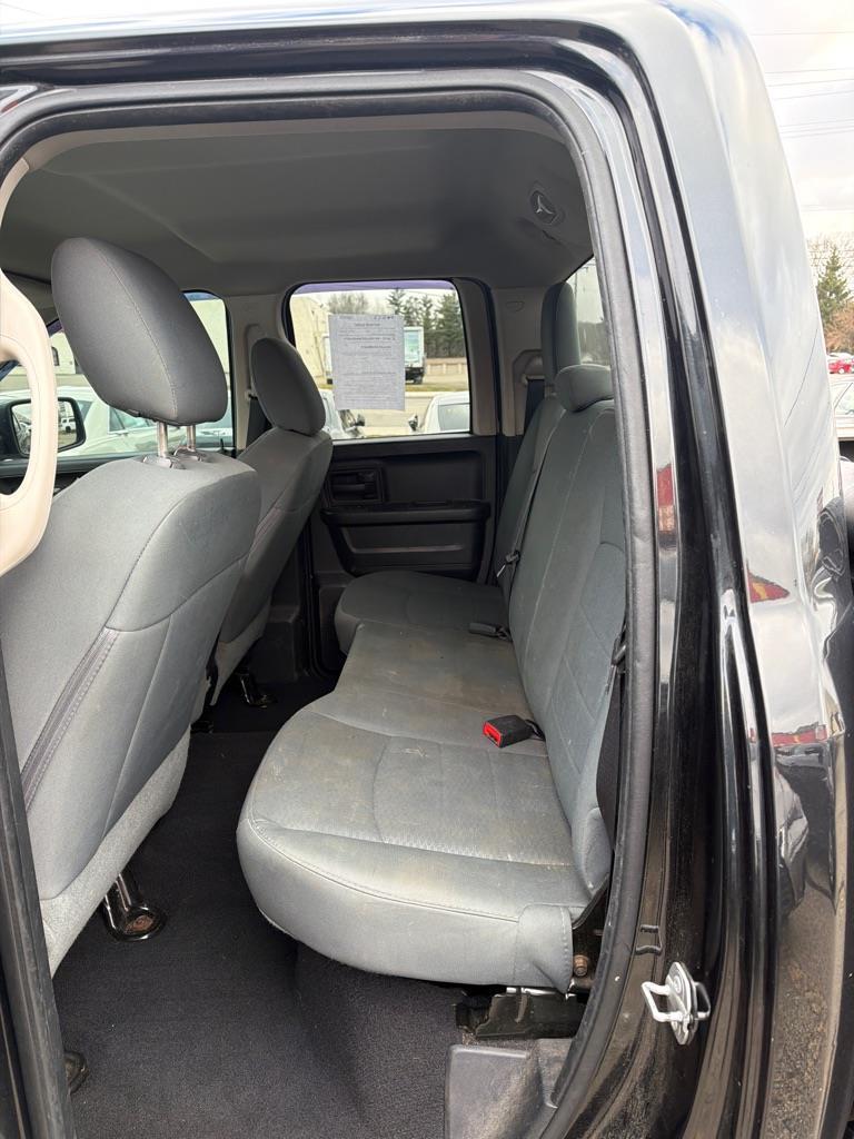 RAM 1500 Tradesman Quad Cab 4WD 2016