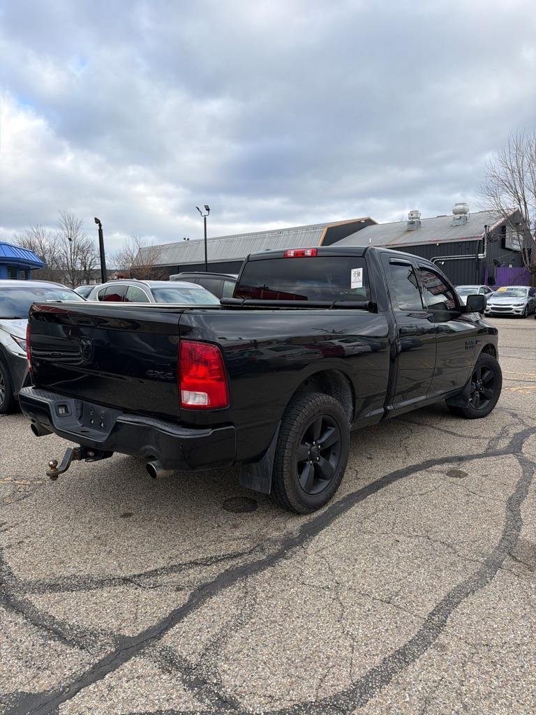 RAM 1500 Tradesman Quad Cab 4WD 2016