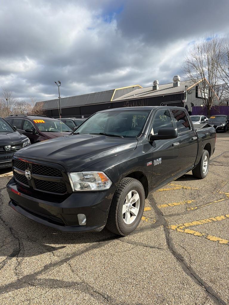 RAM 1500 Tradesman Crew Cab SWB 2WD 2017