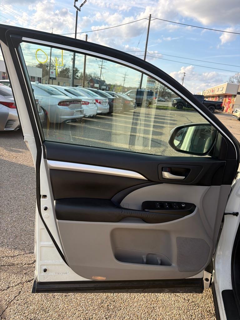 Toyota Highlander XLE FWD V6 2016