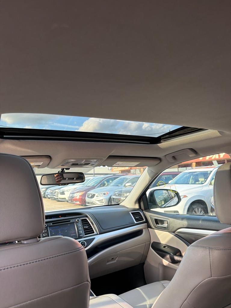 Toyota Highlander XLE FWD V6 2016