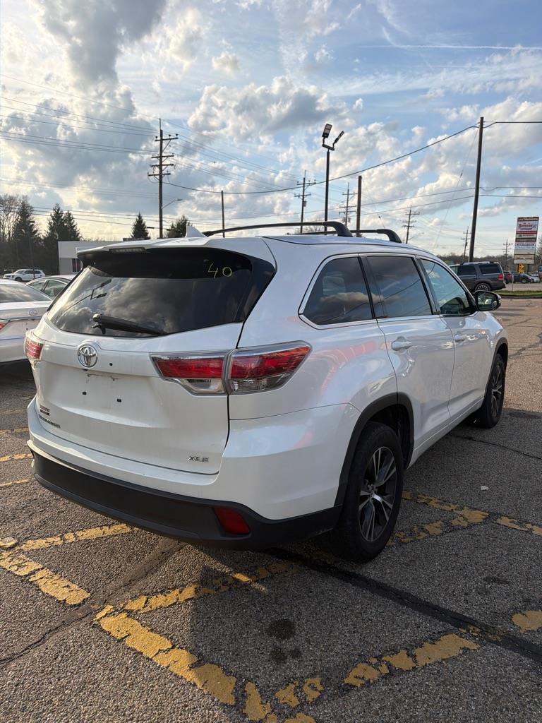 Toyota Highlander XLE FWD V6 2016