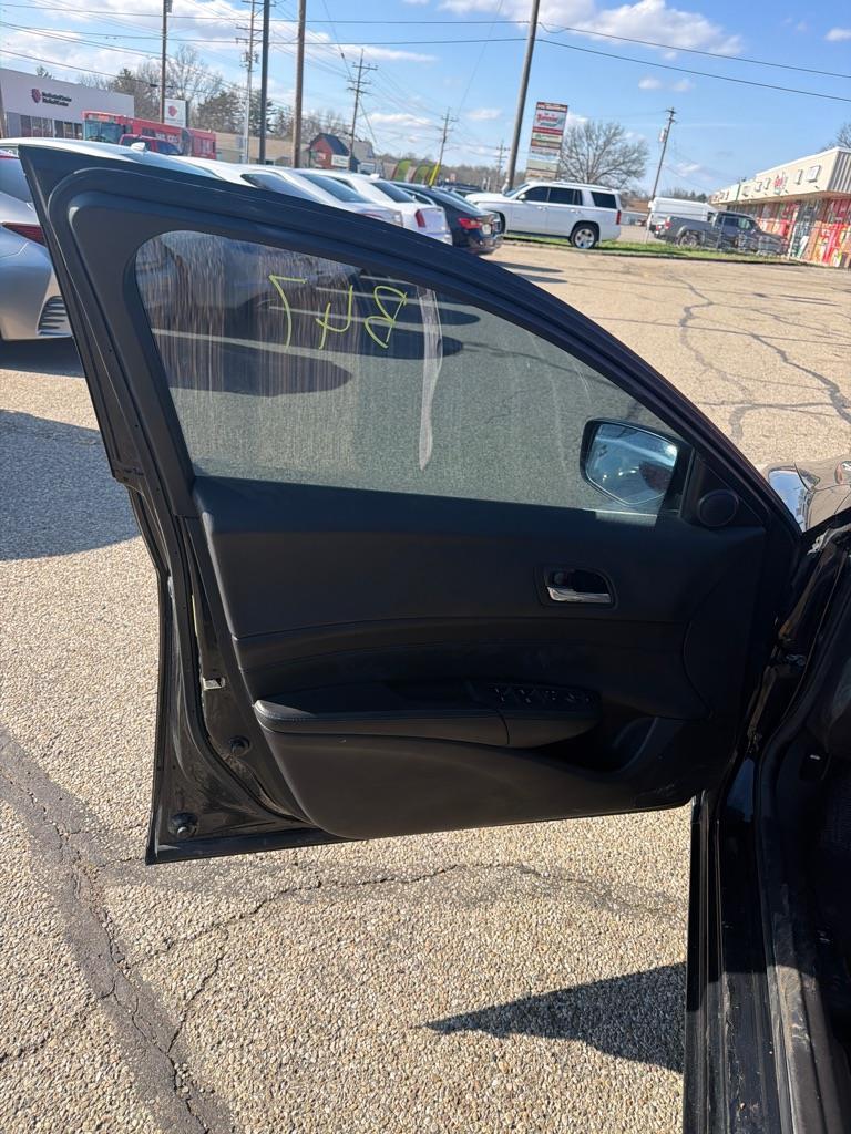 Acura ILX 8-Spd AT 2016