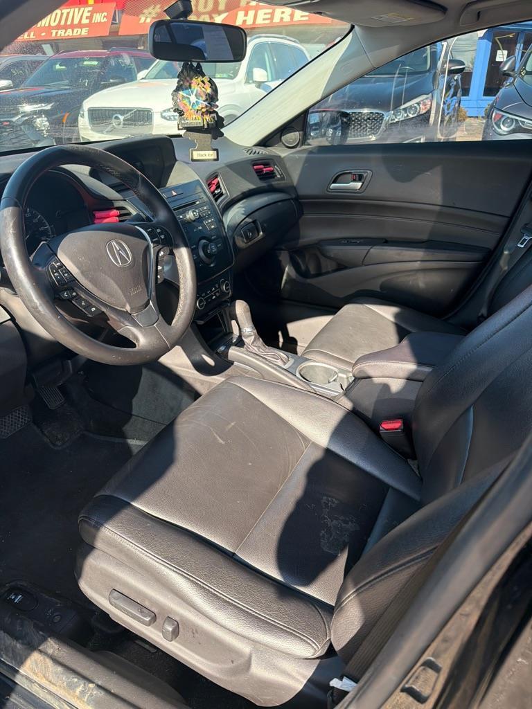 Acura ILX 8-Spd AT 2016