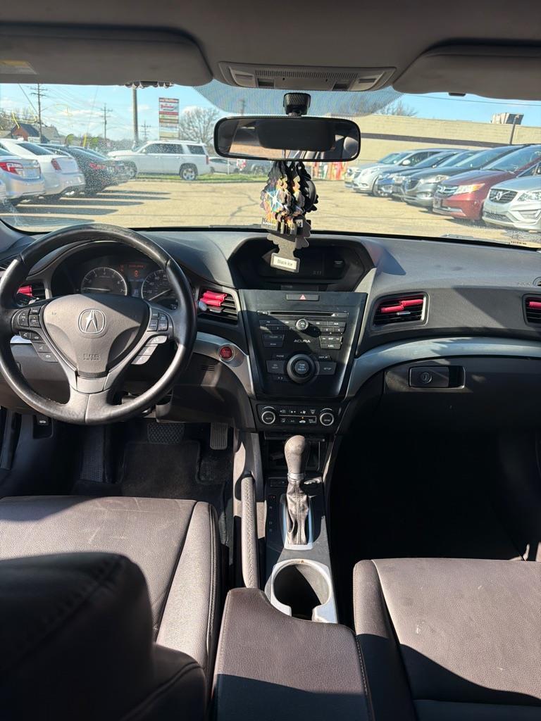 Acura ILX 8-Spd AT 2016