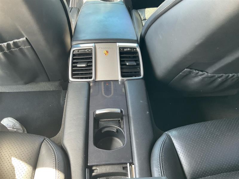 Porsche Panamera 4 2011