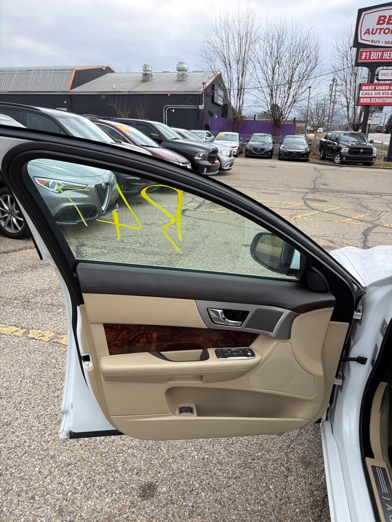 Jaguar XF-Series XF Premium 2011