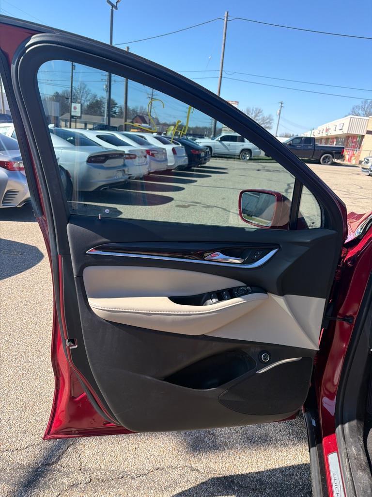 Buick Enclave Essence FWD 2018