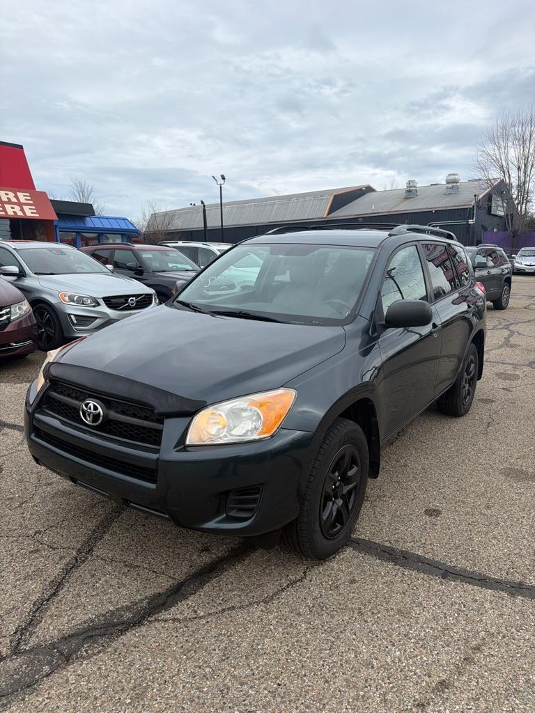 Toyota RAV4 Base I4 2WD 2011