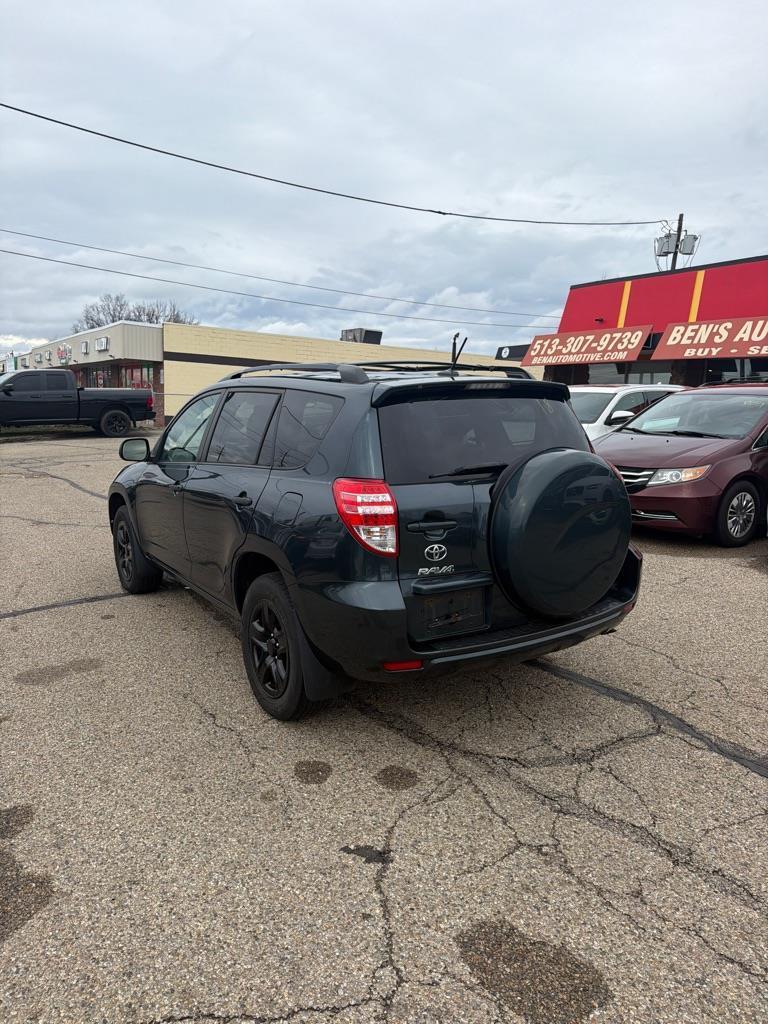 Toyota RAV4 Base I4 2WD 2011