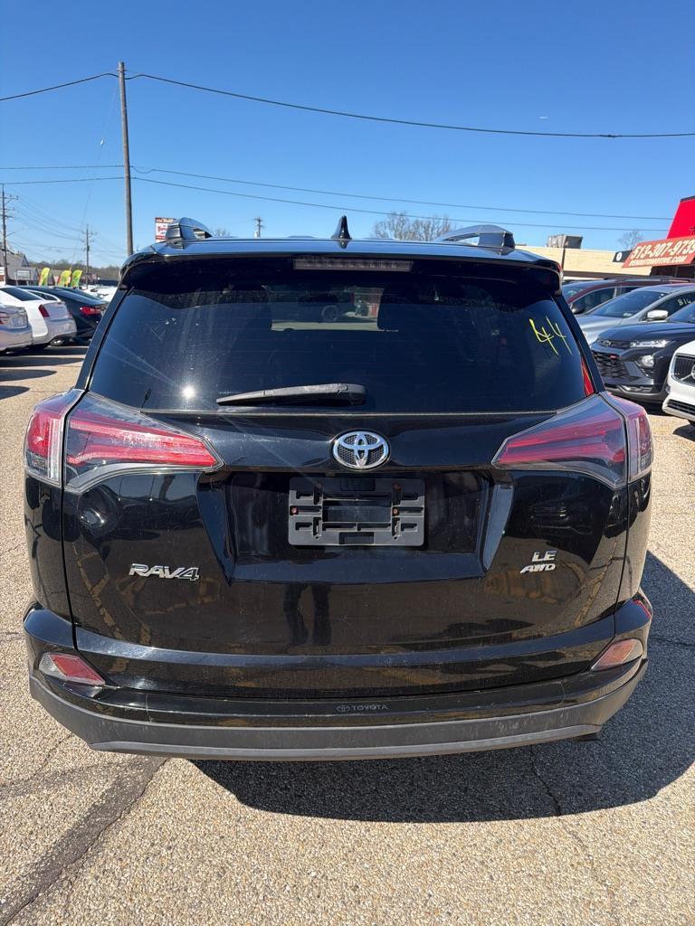 Toyota RAV4 LE AWD 2017