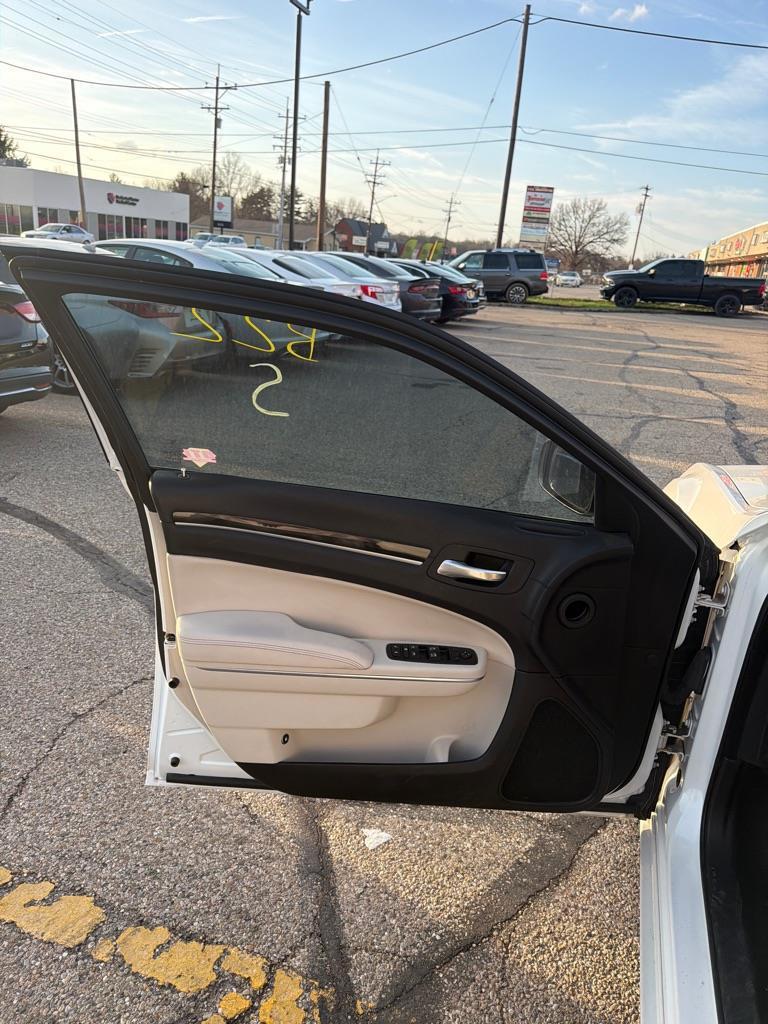 Chrysler 300 Limited AWD 2016