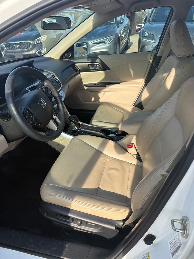 Honda Accord Hybrid Base 2014