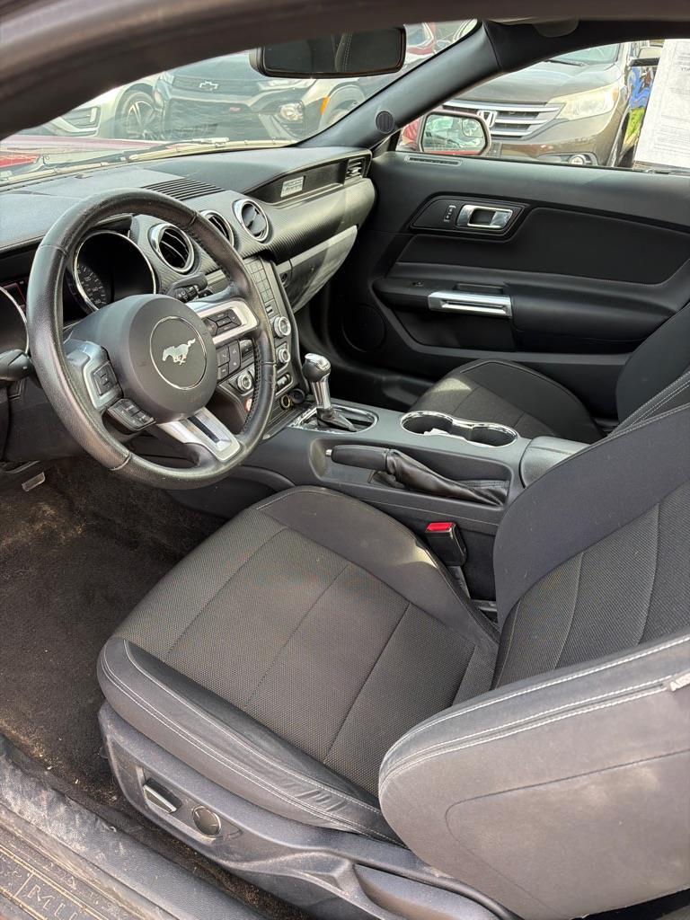 Ford Mustang V6 Coupe 2016