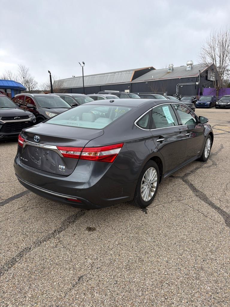 Toyota Avalon Hybrid XLE Touring 2013